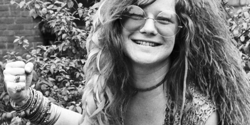 76_hires-Janis-Joplin-Chelsea-Hotel-roof-garden-NYC-June-1970-R4554-8-A132Edit-scaled